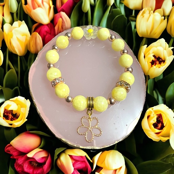 Semi precious yellow beads charm bracelet - Picture 2 of 4